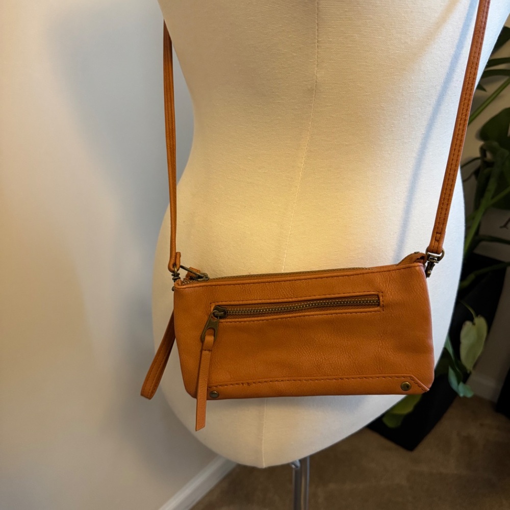 Universal Thread Purse - Picture 3 of 10